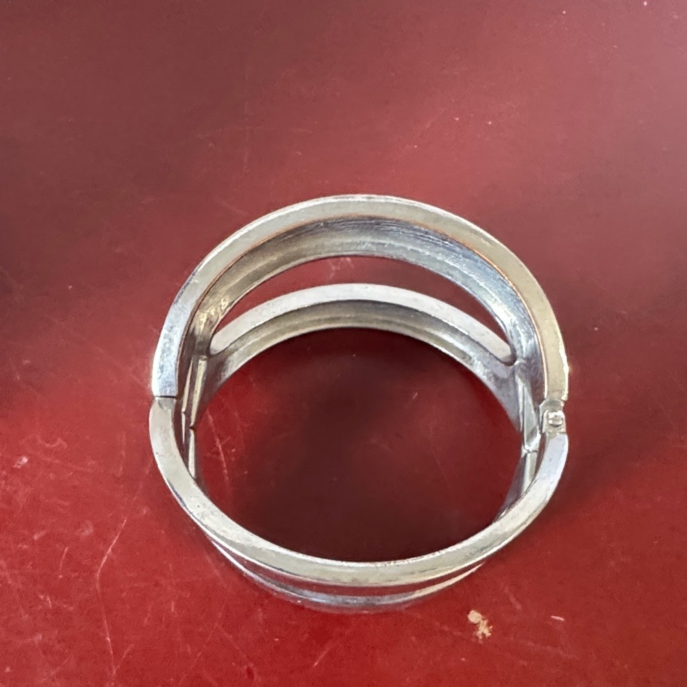 Vintage Silver tone, fashion Cuff Bracelet - Picture 5 of 5